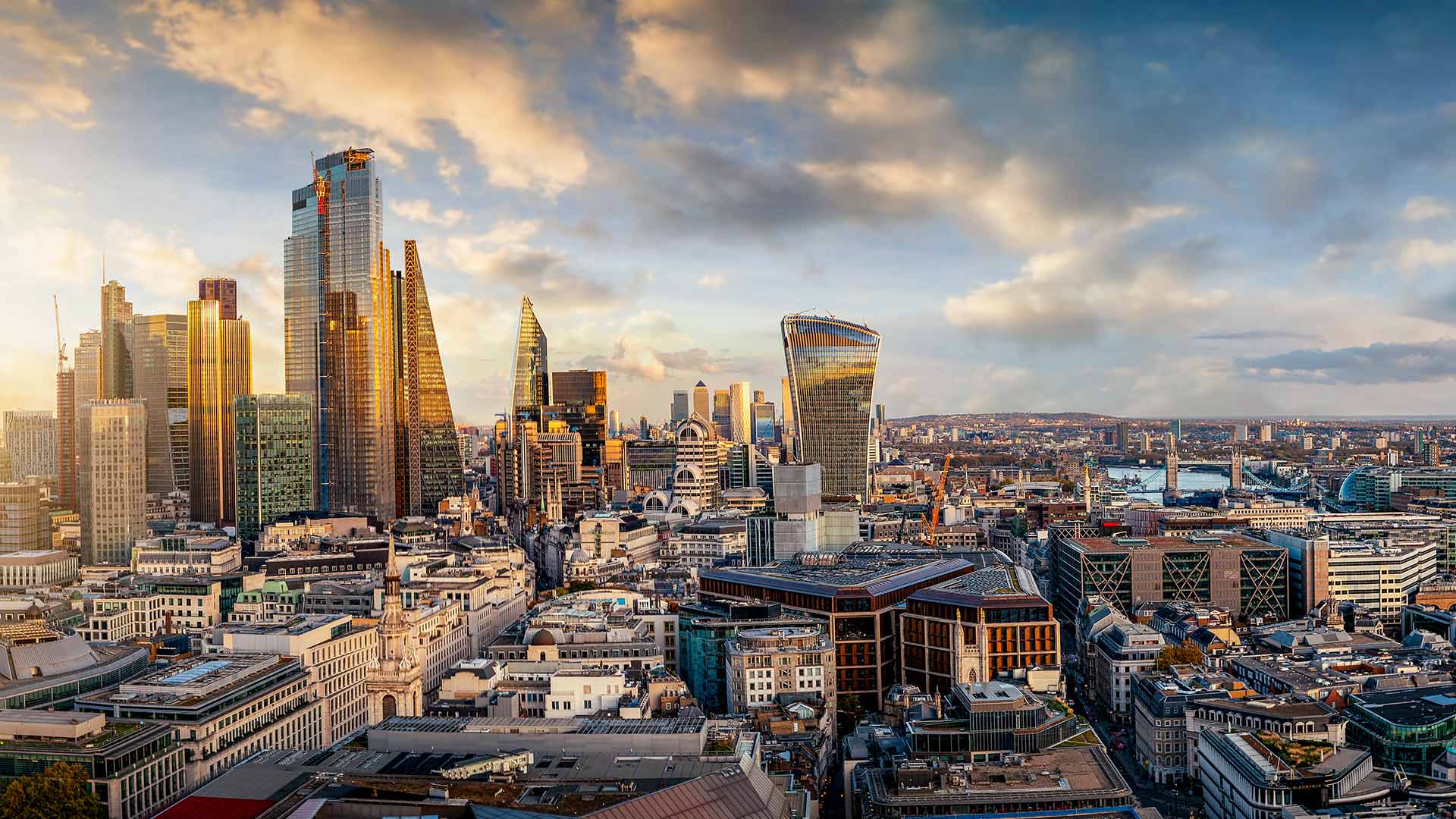 Cityscape of London at sunrise