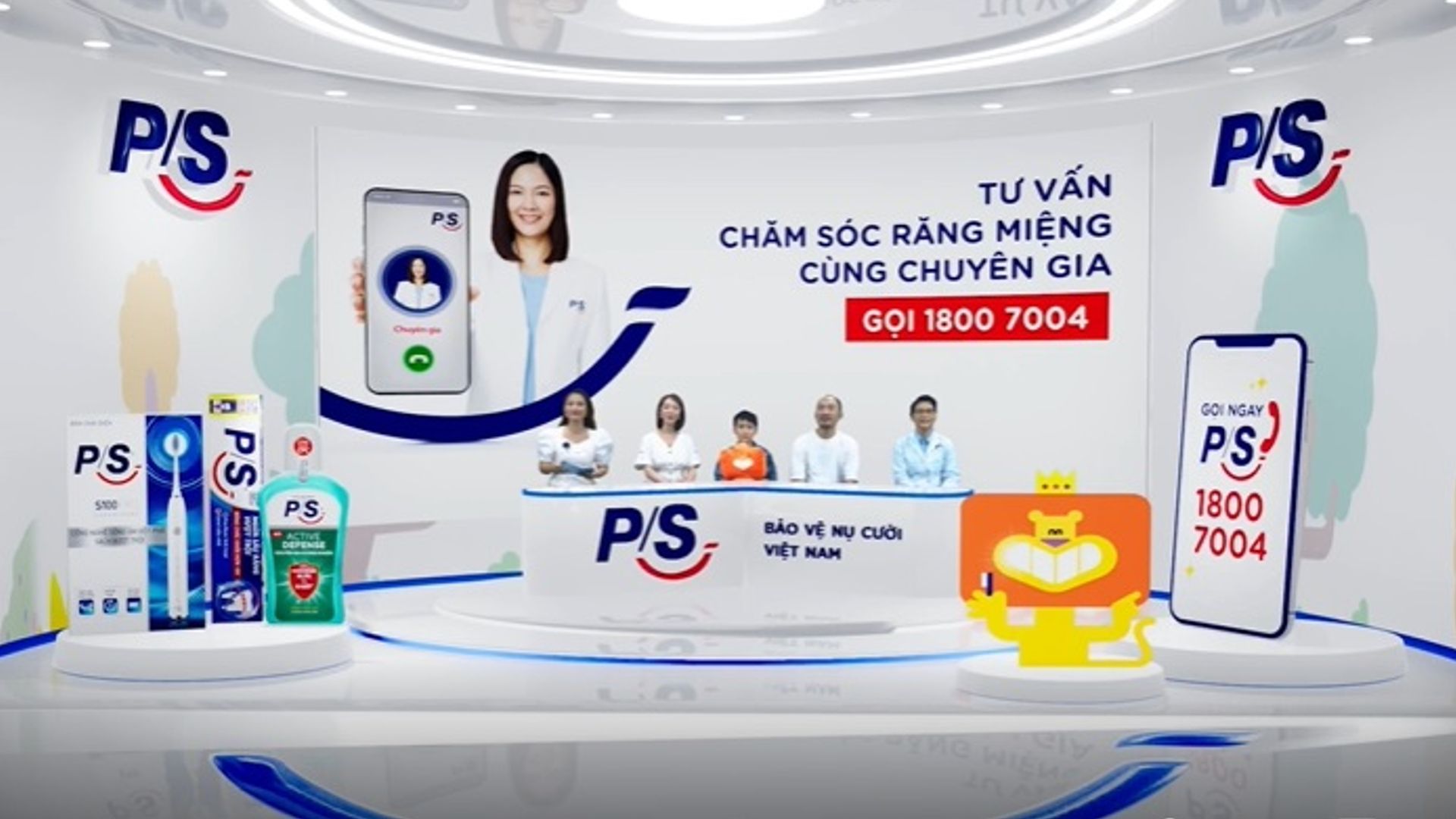 A photo from P/S toothpaste’s Protecting Vietnamese Smile campaign, which enables people to get advice from a dentist via their smartphone 