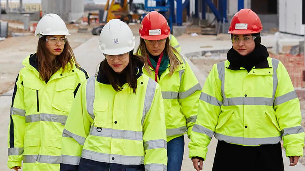 A group of female Unilever employees