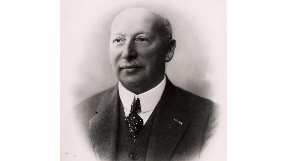 A portrait image of Samuel Van den Bergh