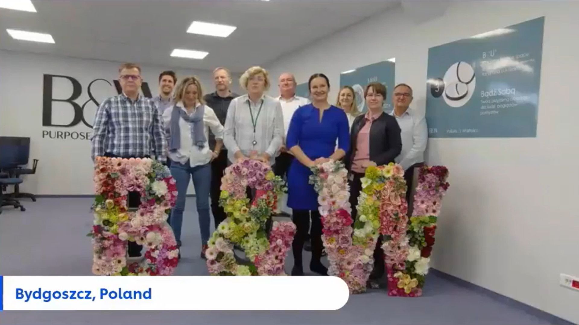 Unilever safety award winner accepting award 